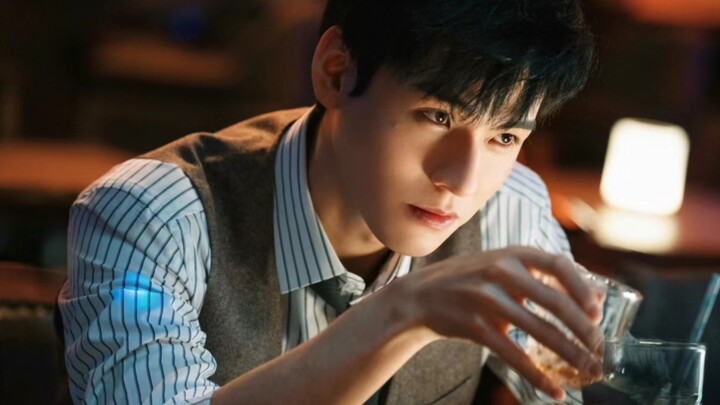 Hahaha! Baru kali ini lihat bos drama idola yang begitu nyentrik dan nggak neko-neko!