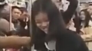 哈哈哈，这人也太离谱了吧