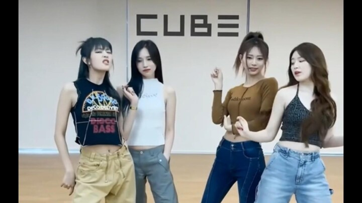 小颗粒 名井南+周子瑜 叶舒华