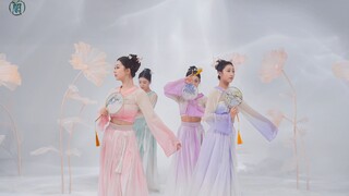 "Light Gauze Fan": Round fan painting landscapes, youthful beauty shining brightly. A perfect blend 