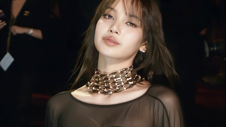 LISA attends the Golden Globes in slow motion
