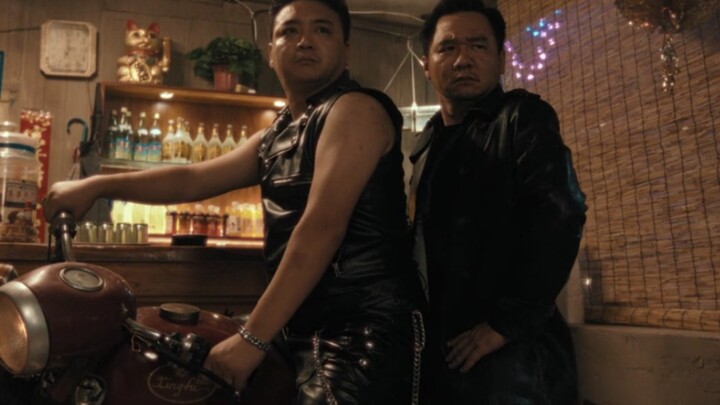 Chú Mo và Wu Erwo vào vai anh chàng ngốc nghếch có chỉ số IQ 250 và trông như thật