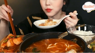 Lẩu sủi cảo, mì Kalguksu, bánh xèo kim chi 4 #anngonmoingay
