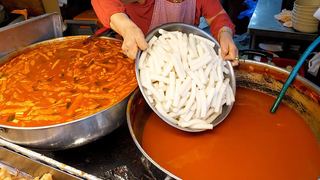 Seoul Tteokbokki / ขนมยอดนิยมในตลาดเกาหลี - อาหารข้างทางเกาหลี