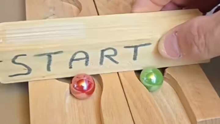 If red wins, I’ll go to school; if green wins, I’ll stay home.