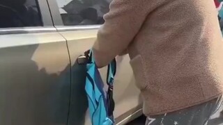 كم عدد الأشخاص في الواقع الذين يتحولون إلى حمقى بمجرد انهيار عواطفهم؟