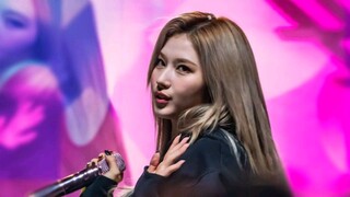 Twice Sana rollin sexy dance