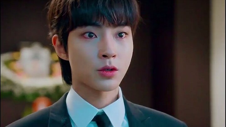 When Lim Joo-kyung was deeply in love with Hwang In-yeop, she tearfully broke up with him so as not 