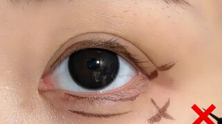 Tôi đã nói về kẻ mắt, nâng chân mày và quầng thâm mắt 800 lần rồi, nhưng ai còn vẽ chúng theo kiểu n
