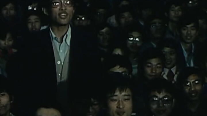 Dialog film dari tiga puluh tahun lalu secara akurat meramalkan kondisi mahasiswa saat ini, sungguh 