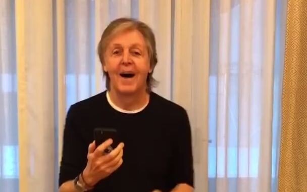 Paul McCartney 跳舞