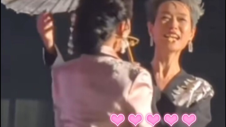 Chỉ cần hôn một cái thôi, đó là điều đúng đắn nên làm, haha