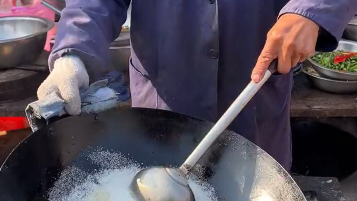 แอปเปิ้ลเคลือบน้ำตาลในงานเลี้ยง!