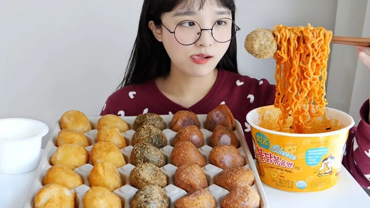 【Nado Official 中字】测评三种口味的芝士球，还搭配了灵魂酱料，味道居然输给了超辣火鸡面？！