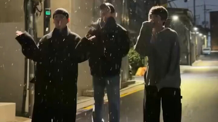 لأخت الكيبوب الكورية "طقم الشتاء المثالي": أول ثلج، What Is Love، Ditto، Love 119