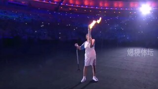 Touching moment: At this moment the whole audience stood up and applauded Marsa!