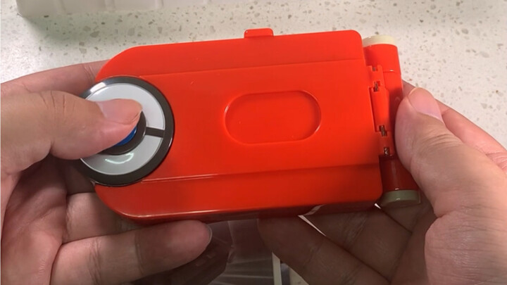 The scroll button feels smooth, it is indeed a gem-era illustrated machine. Who wouldn't want to own