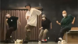 Rutinitas Seiya menggabungkan elemen popping, house, dan hip-hop