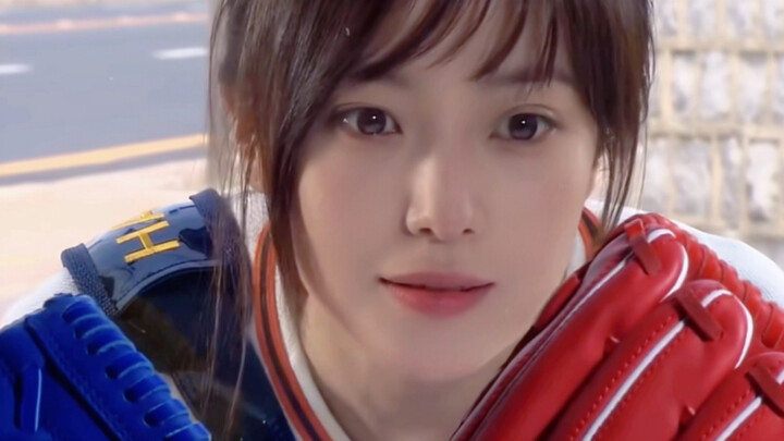 Goodness, who wouldn’t have their heart skip a beat for this little deer and end up giving her anyth
