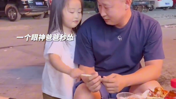 “Có lẽ cô công chúa nhỏ nào cũng cưng chiều vị quốc vương ngày càng già đi thôi!!”