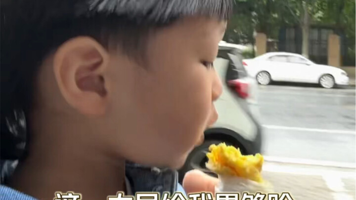 هذا السوفليه، لا يوفر الراحة بل الصدمة فقط... مرهق للغاية، وما هو إلا فطيرة بيض.