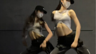 Anyone who sees it will be confused. This dance is too hot laq