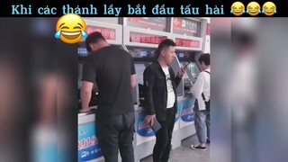 Khi các thánh lầy tấu hài