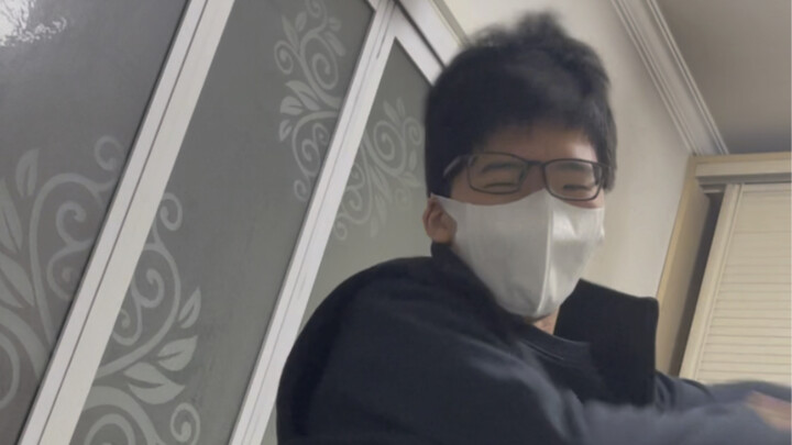 儿子疯了 要买玩具 我该怎么办????