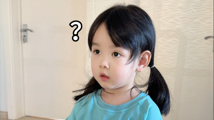 Berkali-kali berpikir keras hanya untuk makan permen lolipop～