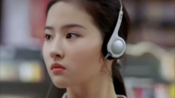 Lưu Diệc Phi 17 tuổi đúng là một cô gái ngọt ngào, vừa đáng yêu vừa ngọt ngào #LưuDiệcPhi #Nhan sắcđ