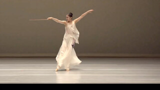 Seoul International Dance Compe*on "Desire" folk dance