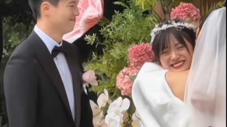 أنا أيضًا لا أريد أن أحسد، لكن العروس تعتقد أن كون المرافقة ليس مميزًا بما يكفي، لذا طلبت منها أن تك