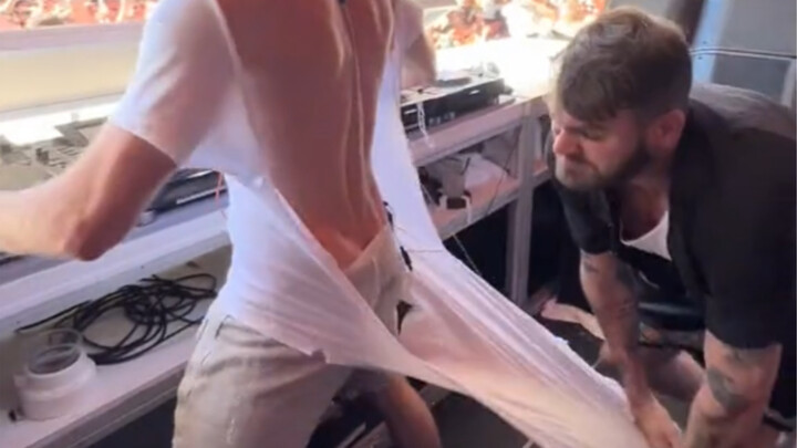 【กลุ่มคนติดบุหรี่】คุณมีผ้าเช็ดปากไหม?