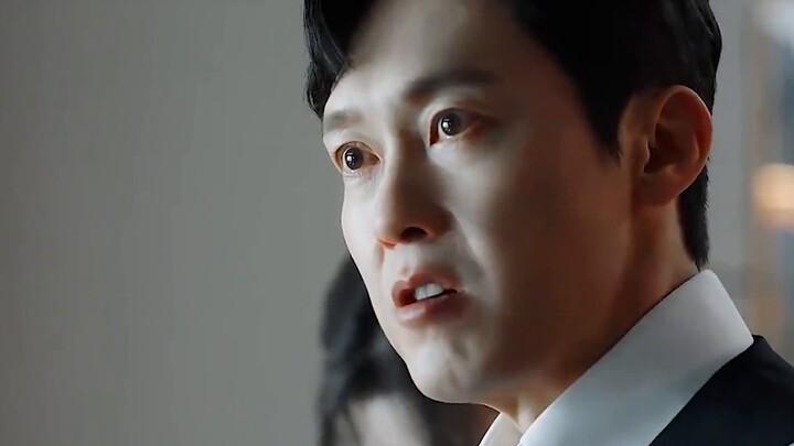 The love-brained second female lead is the comedy of the show! I couldn't hold back my laughter at t