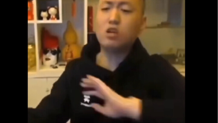 Đại sứ cấm hút thuốc