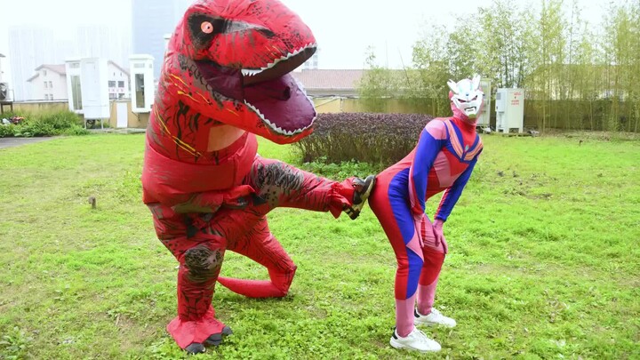 Đời sống|Cosplay|Ultraman đánh quái vật, phiên bản người thật