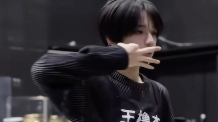 【หวังลู่เจี๋ย】เอาเรื่องเต้นสวยหรือไม่สวยมาใส่ใจจริงๆเลย