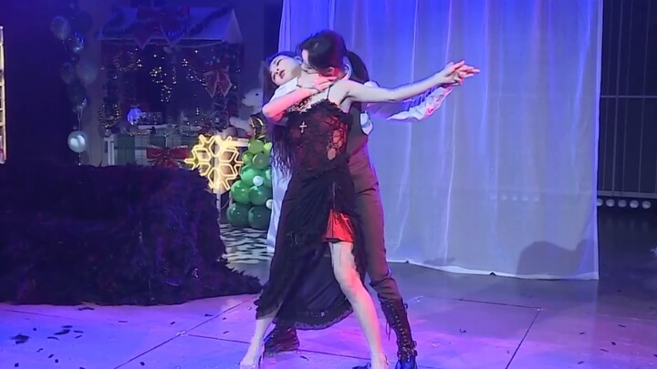 这设计好棒！剧情感直接拉满！《夜的第七章》胡晓慧 青钰雯20211224 SNH48 TEAM NII 平安夜特别公演