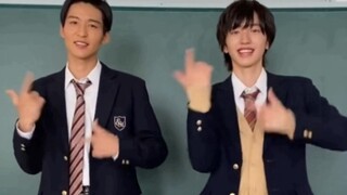 Japanese fujoshi girl's must-dance in winter