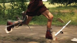 The boy with an IQ of only 75 actually has a pair of fast legs. When he grows up, his life seems to 