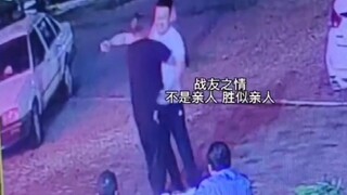 战友情有多深？远在一千三百公里外的战友突然出现，这一幕让人破防……