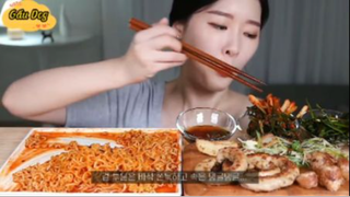 Mì gà xào cay, kim chi hành lá, lòng bò phần 5 #mukbang