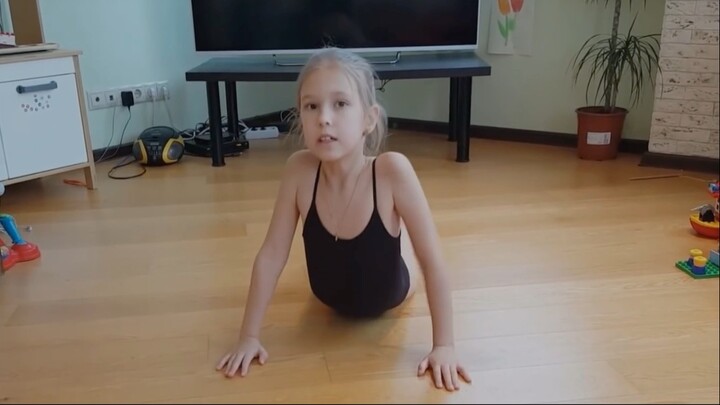 Домашняя разминка. Шпагат