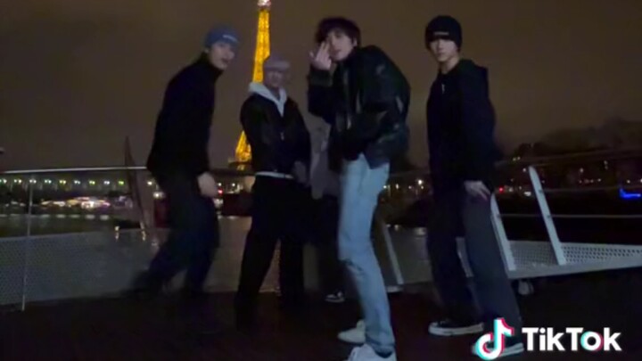 Mengmeng's rover challenge feat. Renjun who accidentally enters hahahahaha