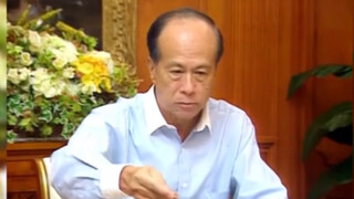 A real video of Li Ka-shing dining with his family in 1998. Although he has billions of assets, the 