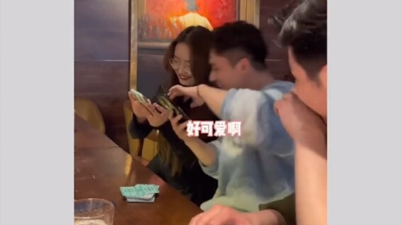 往往最牛逼的猎手都以猎物的形态出现，有没有一种可能，这女的的才是老猎人