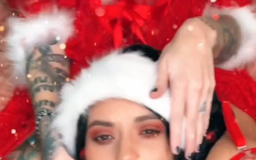 Ju Li Ju Qi / Female Address Book Recording Christmas Video Together
