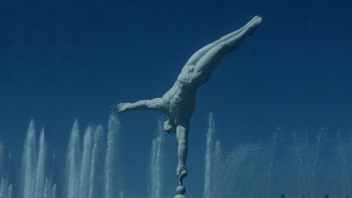 Iranon - Reflections of a grey sky in dark water (Official Video) [灰色的天空倒映在深色的水中]