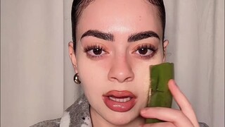 Hải Mã Quốc Tế Truyền Thông | Blogger làm đẹp nước ngoài thử thách biến mọi thứ thành mỹ phẩm! Còn t