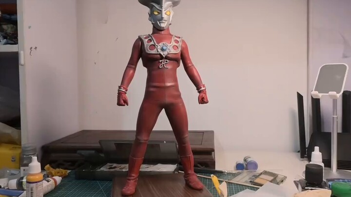 Spray Showa Leo Ultraman hard!